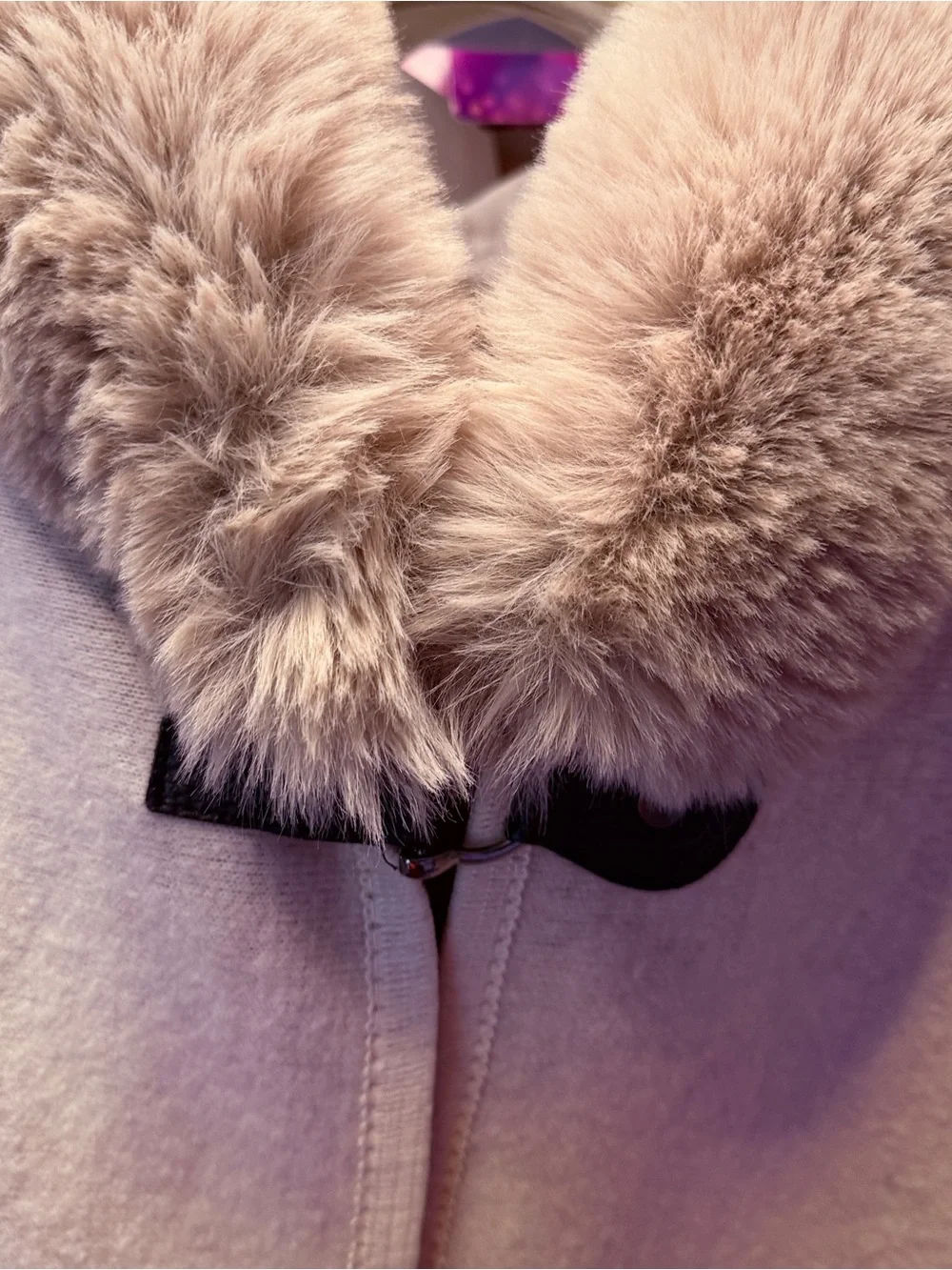 Rachel Zoë Cream/Ivory Cape trimmed in Faux Fur - Picture 11 of 14